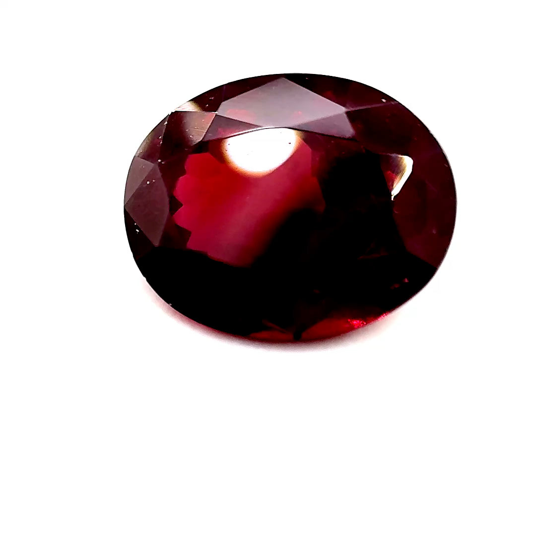 6.46 ct Oval Red Rhodolite Garnet