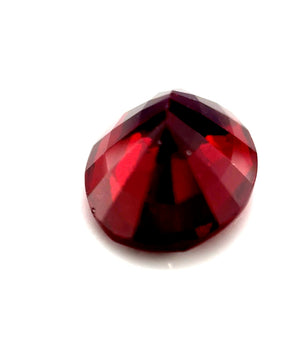 5.47 ct Oval Red Rhodolite Garnet