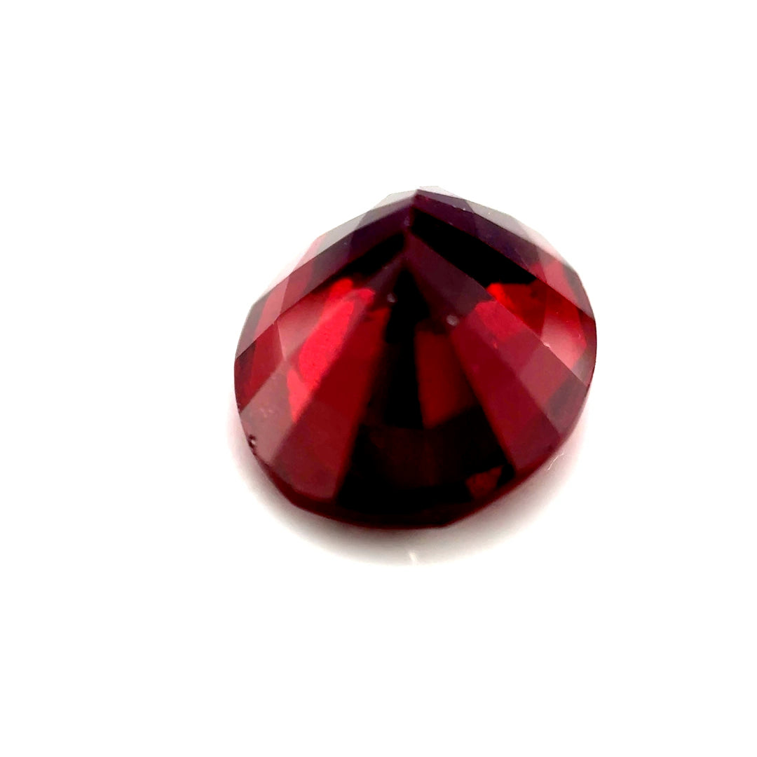 5.47 ct Oval Red Rhodolite Garnet