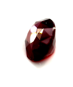 5.47 ct Oval Red Rhodolite Garnet
