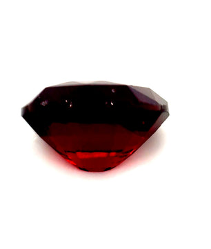 5.47 ct Oval Red Rhodolite Garnet