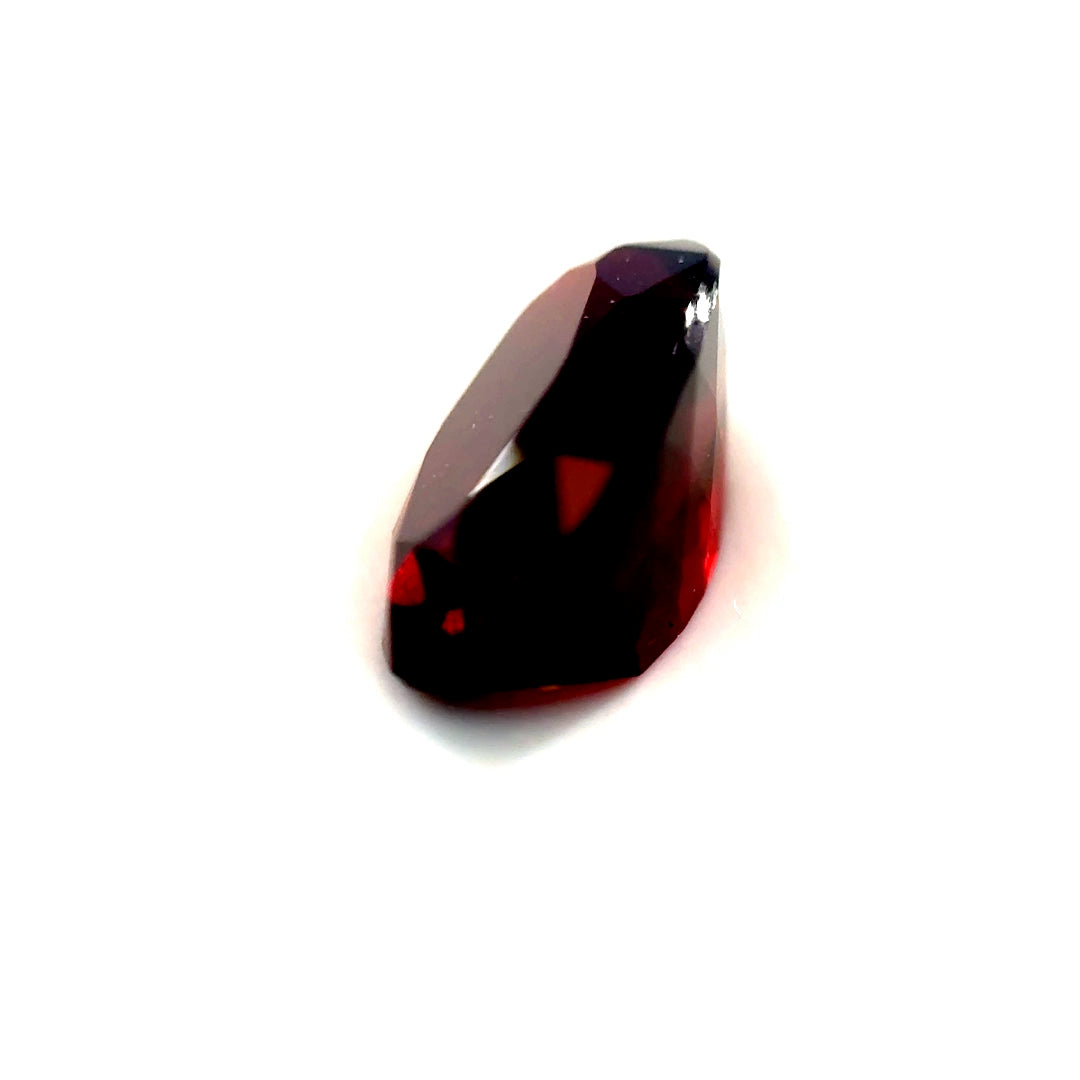 3.35 ct Oval Red Rhodolite Garnet