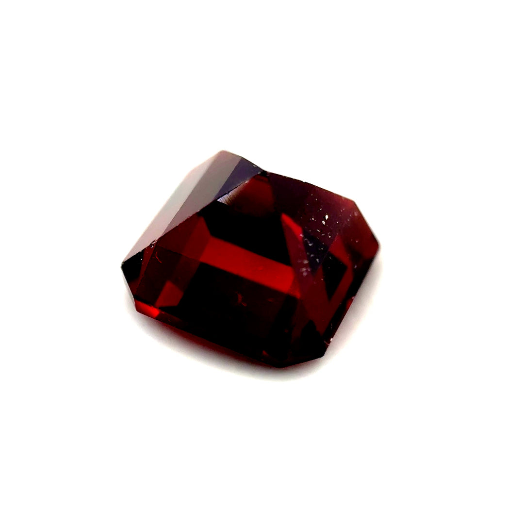 3.72 ct Octagonal Red Rhodolite Garnet