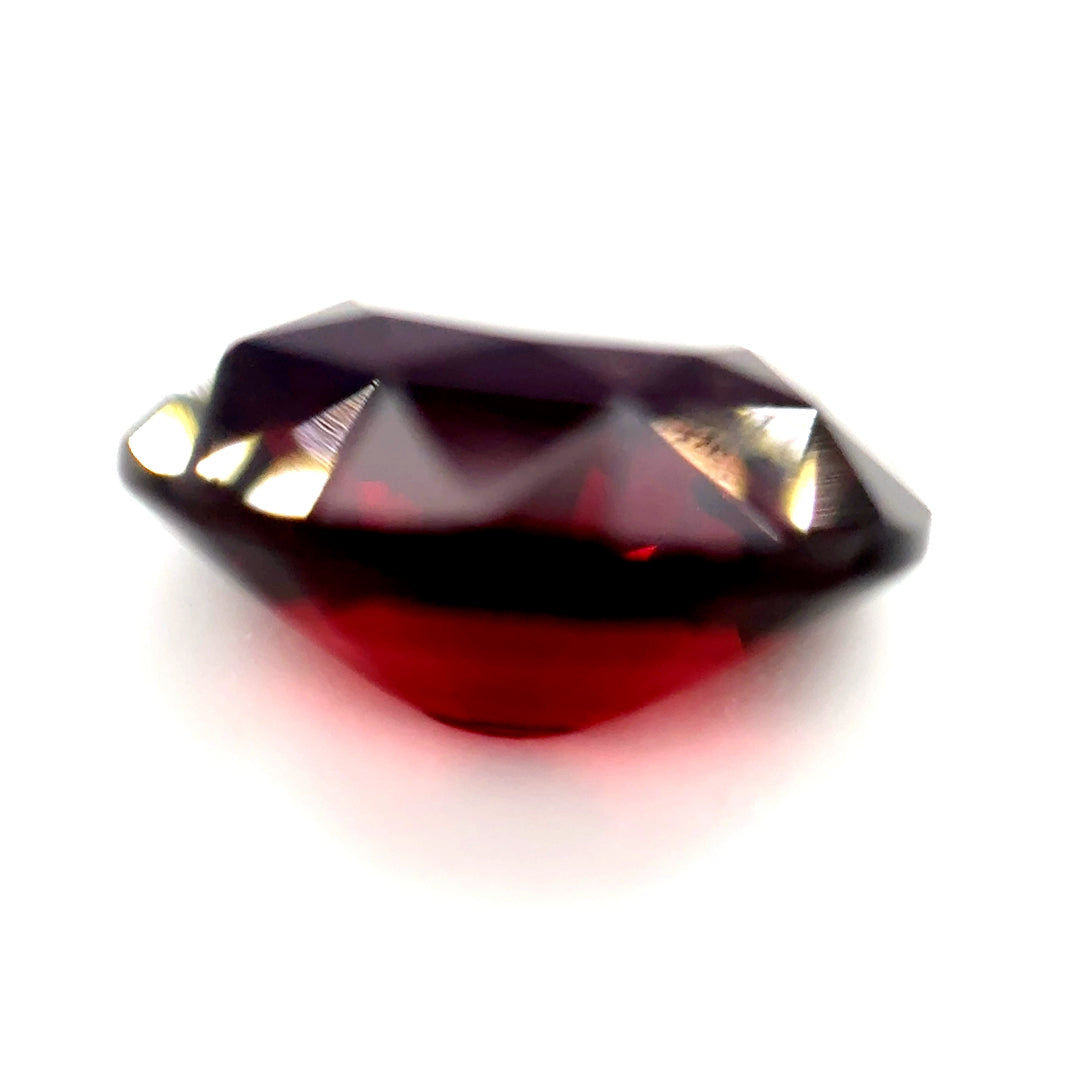 7.71 ct Oval Red Rhodolite Garnet