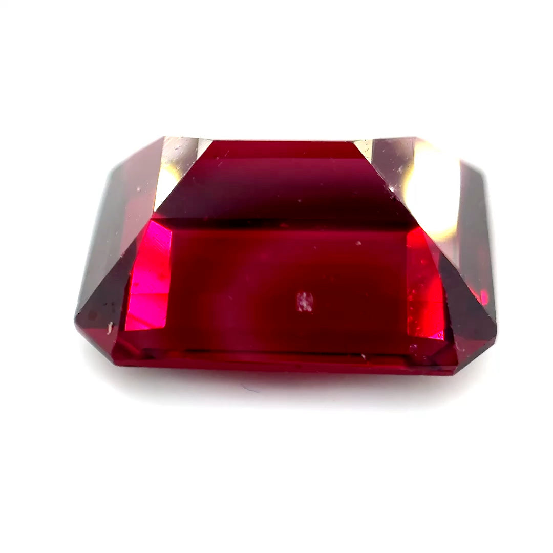 7.67 ct Octagonal Red Rhodolite