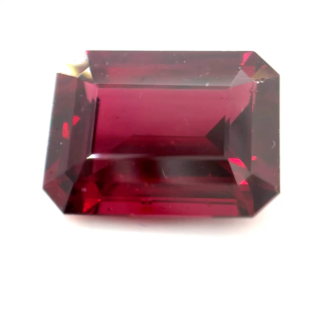 7.67 ct Octagonal Red Rhodolite
