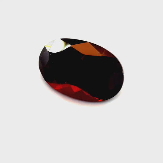 3.35 ct Oval Red Rhodolite Garnet