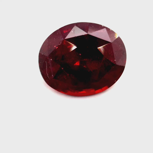 5.47 ct Oval Red Rhodolite Garnet