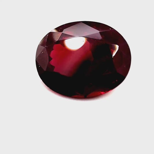 6.46 ct Oval Red Rhodolite Garnet